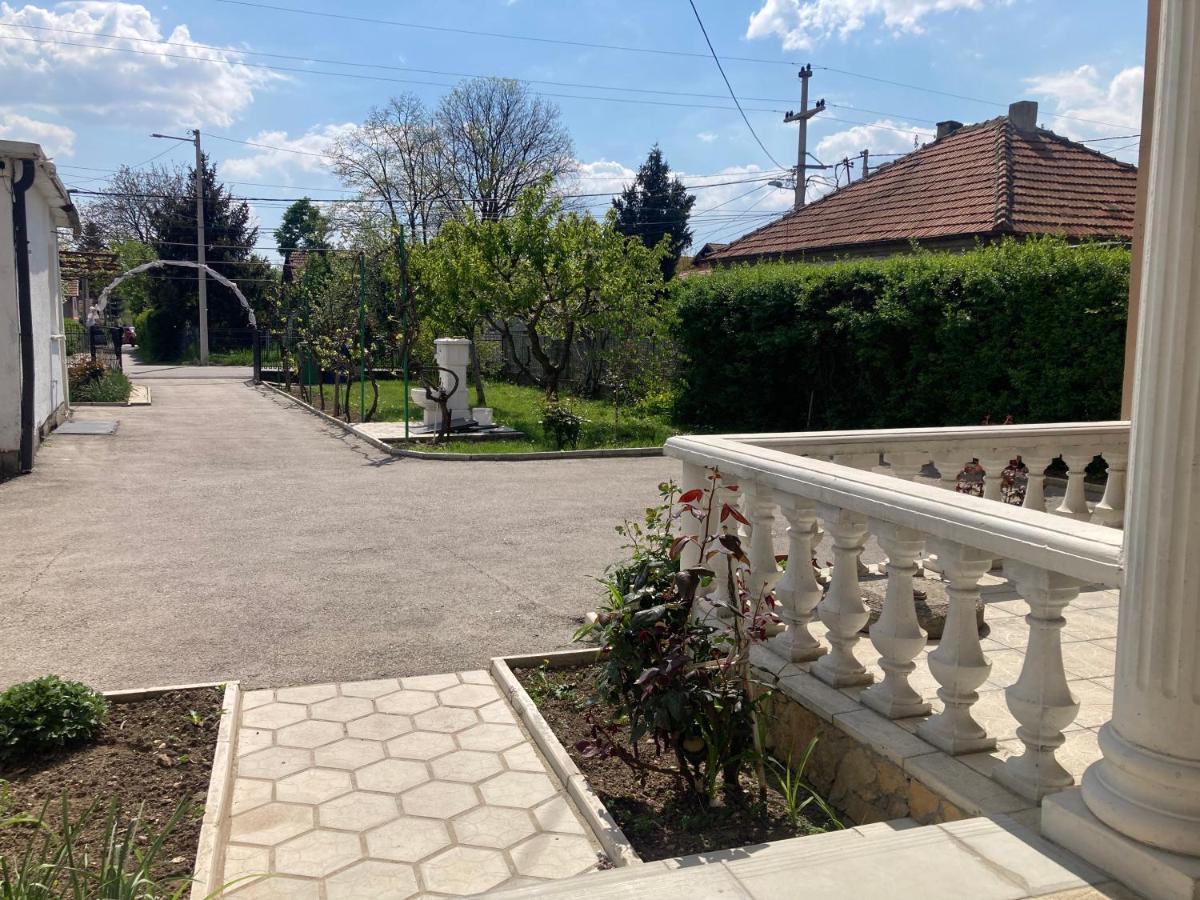 Apartment Milos Belgrad Exterior foto